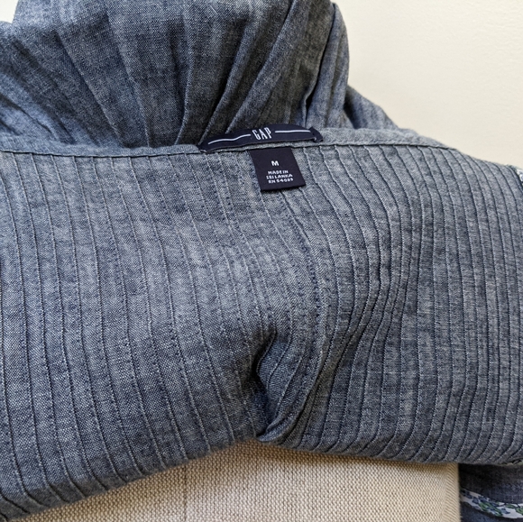 GAP Chambray Pleated Crop Jacket - Picture 5 of 5